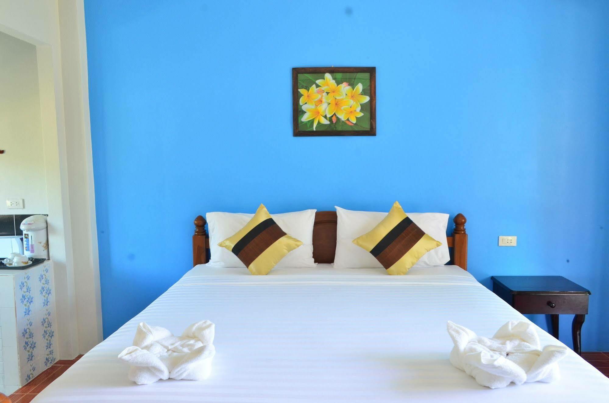 พงศ์พิพัฒน์ ลันตา แมนชั่น Hotel เกาะลันตา ภายนอก รูปภาพ