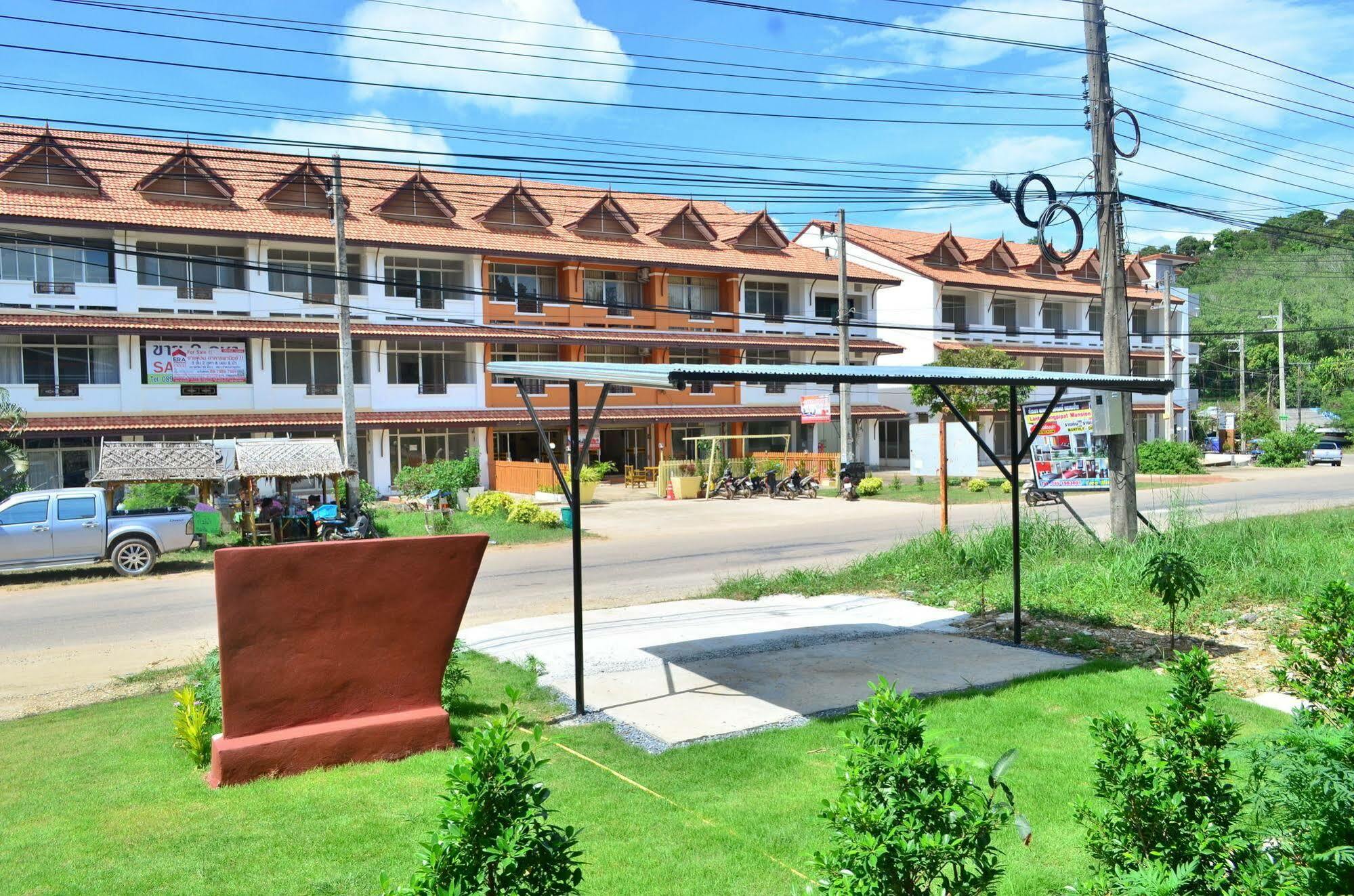 พงศ์พิพัฒน์ ลันตา แมนชั่น Hotel เกาะลันตา ภายนอก รูปภาพ